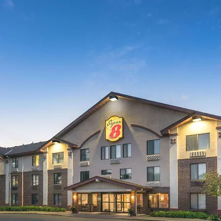 Super 8 By Wyndham Bloomington/Airport-3